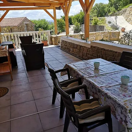 Apartma Ester Appartamento *