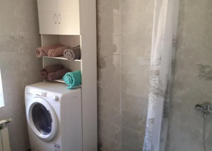 アパート Apartma Ester