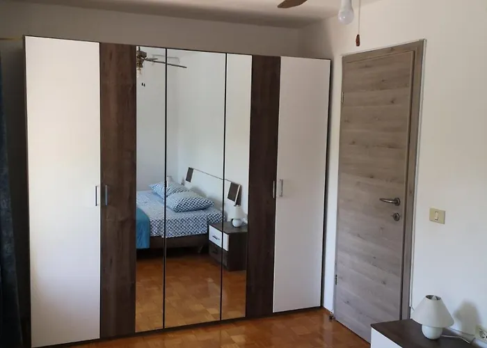 Apartma Ester アパート *