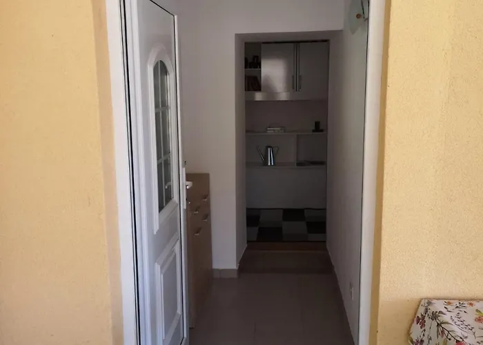 アパート Apartma Ester